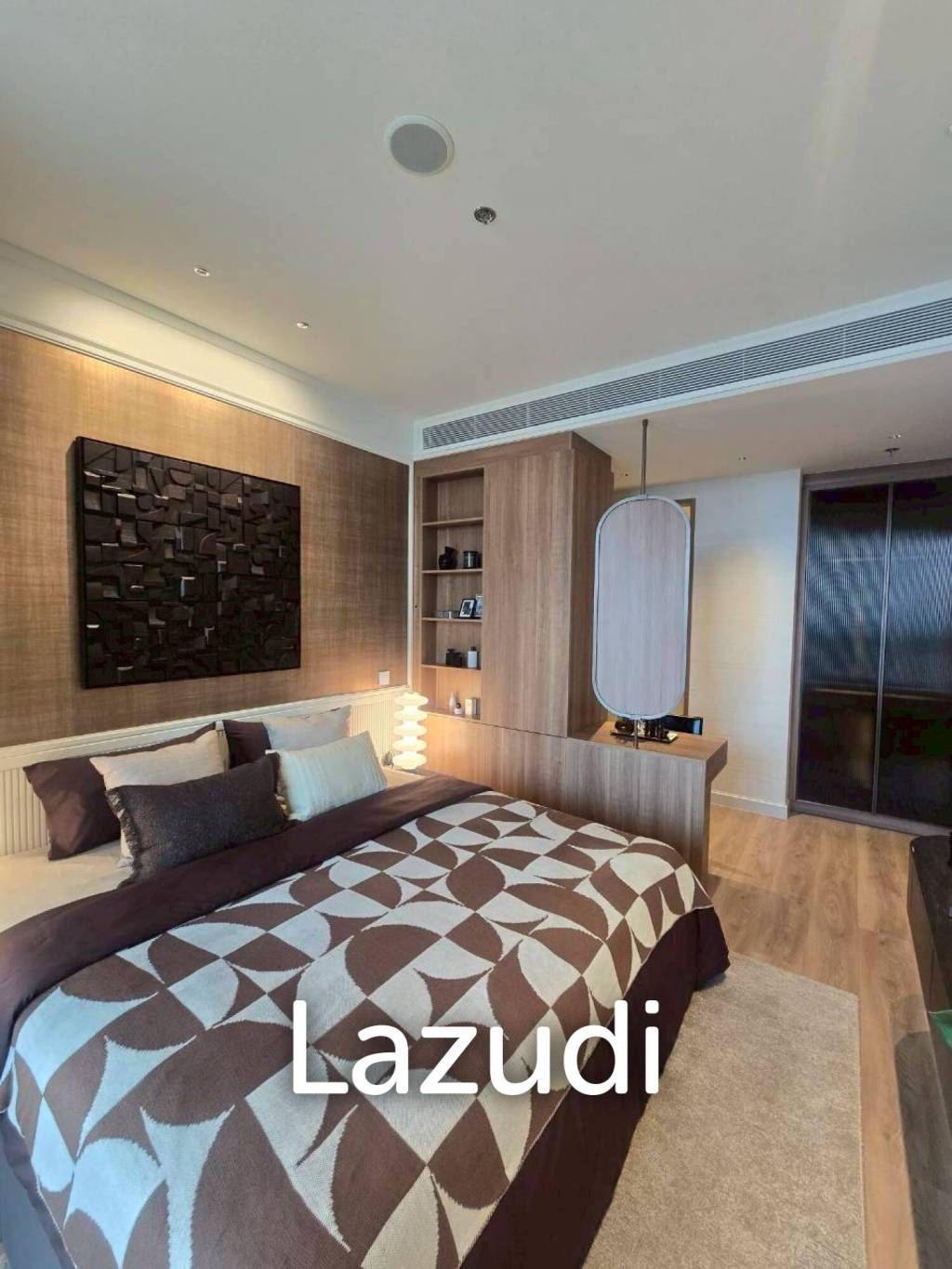Modern 3 bedroom condo at Noble Emmerse Phrom Phong Khlong Toei