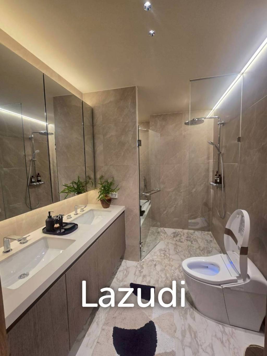 Modern 3 bedroom condo at Noble Emmerse Phrom Phong Khlong Toei