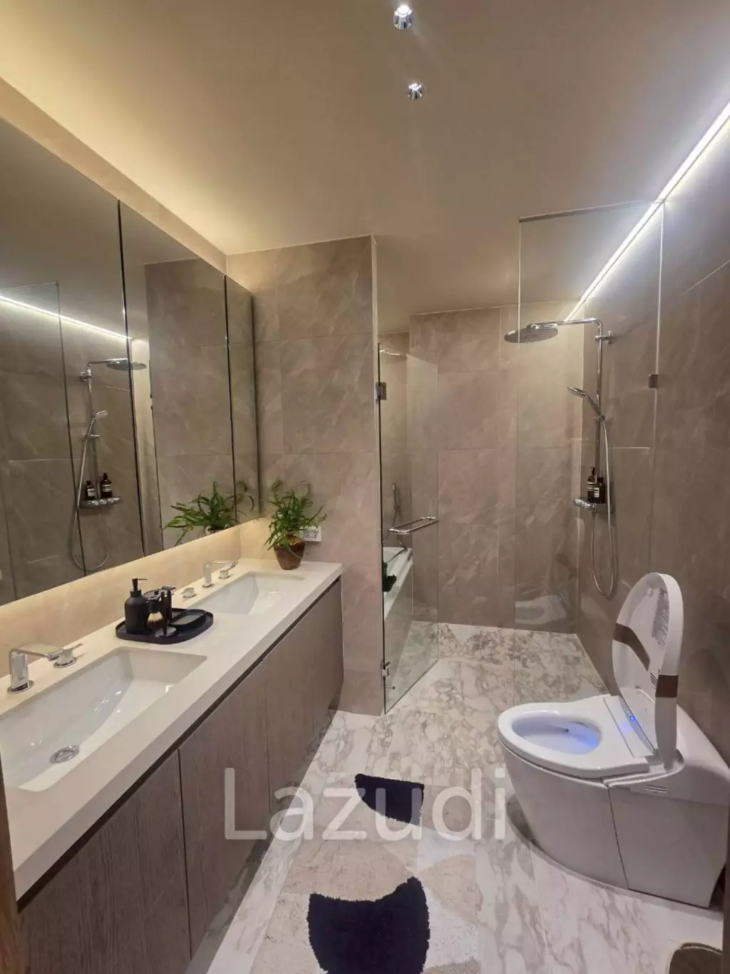 Modern 3 bedroom condo at Noble Emmerse Phrom Phong Khlong Toei