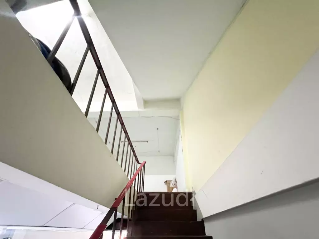 48 sqm mixed-use Townhouse in Hua Hin city center