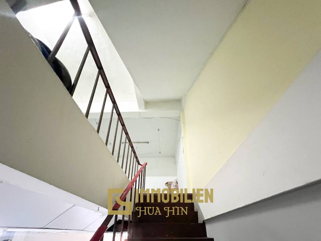 Geschäftshaus / vielseitig nutzbar / inkl. 4 Schlafzimmer + 3 Bäder