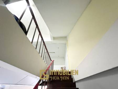 Geschäftshaus / vielseitig nutzbar / inkl. 4 Schlafzimmer + 3 Bäder