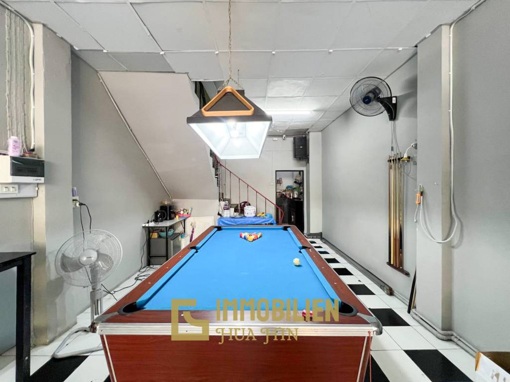 Geschäftshaus / vielseitig nutzbar / inkl. 4 Schlafzimmer + 3 Bäder