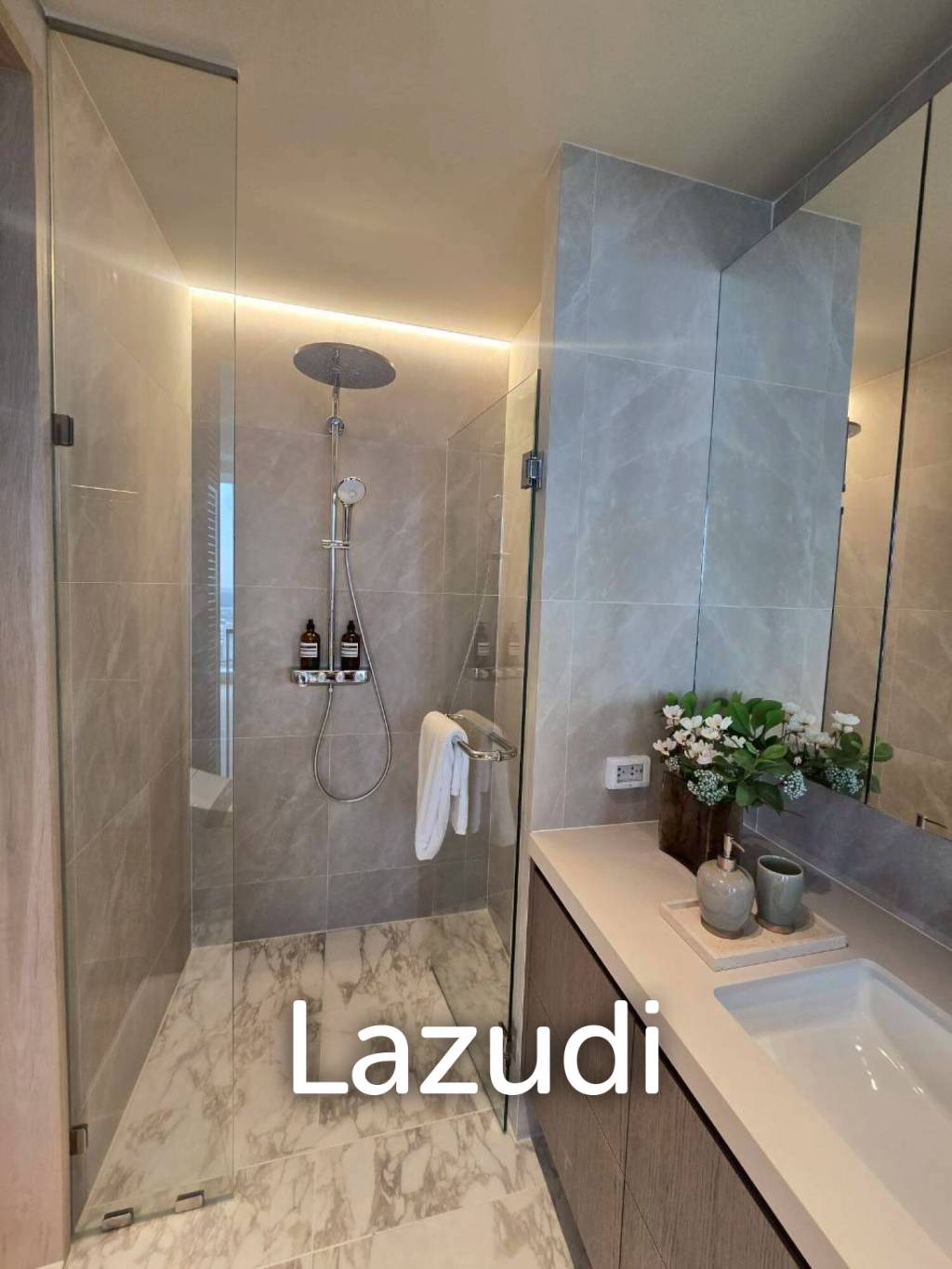 72.96 sqm 2-Bed Condo in Noble Emmerse Phrom Phong, Khlong Toei