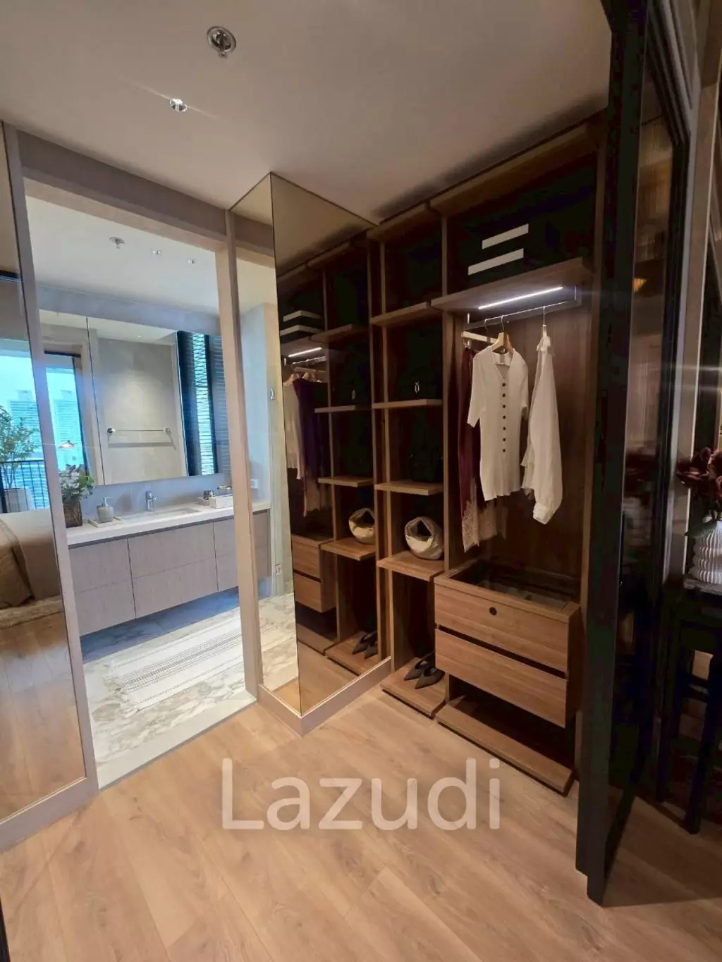 72.96 sqm 2-Bed Condo in Noble Emmerse Phrom Phong, Khlong Toei