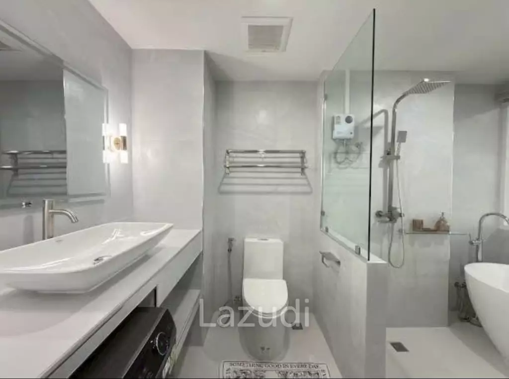 High-Floor Condo for Sale  View Talay 5 Jomtien
