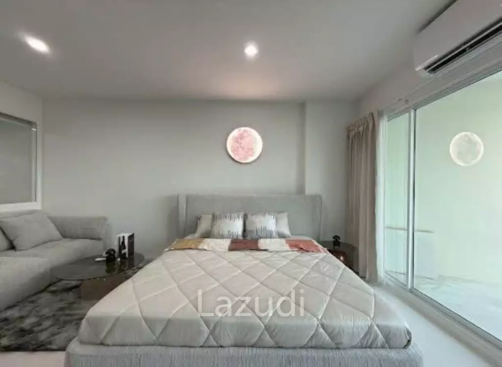 High-Floor Condo for Sale  View Talay 5 Jomtien