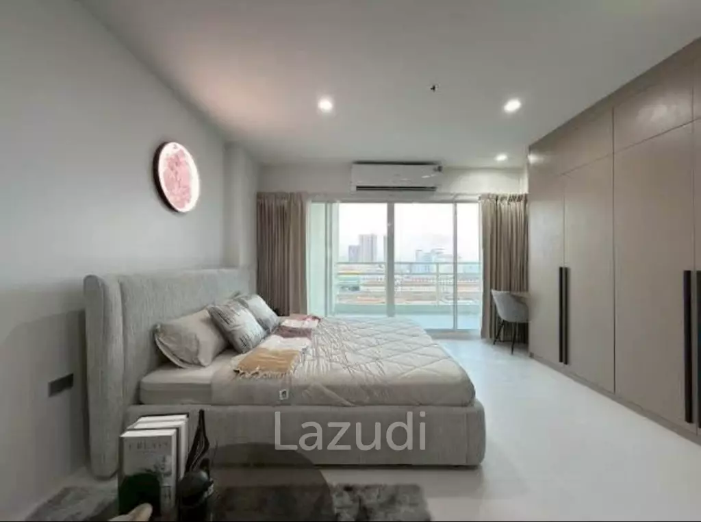High-Floor Condo for Sale  View Talay 5 Jomtien