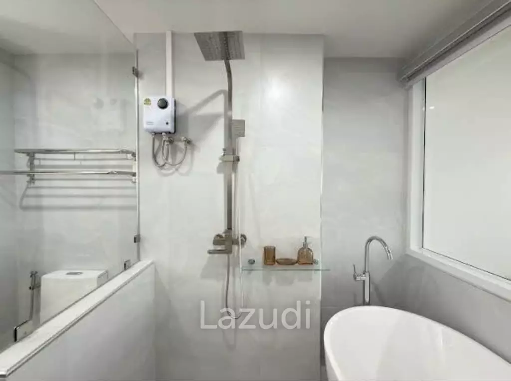 High-Floor Condo for Sale  View Talay 5 Jomtien