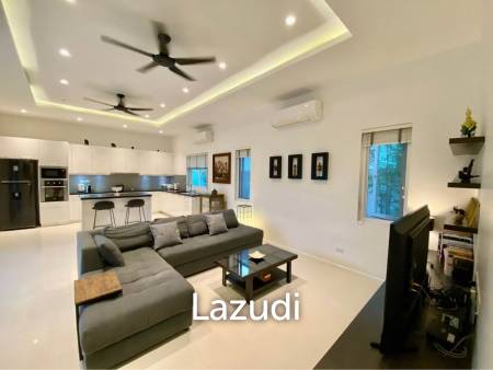 ARIA HUA HIN 1 : 3 bed luxurious modern pool villa