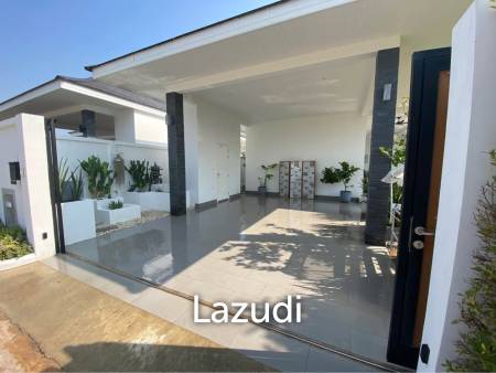 ARIA HUA HIN 1 : 3 bed luxurious modern pool villa