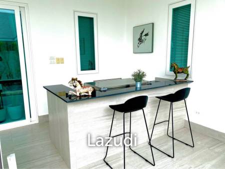 ARIA HUA HIN 1 : 3 bed luxurious modern pool villa