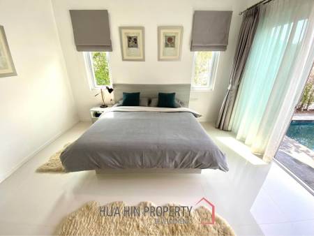 ARIA HUA HIN 1 : 3 bed luxurious modern pool villa