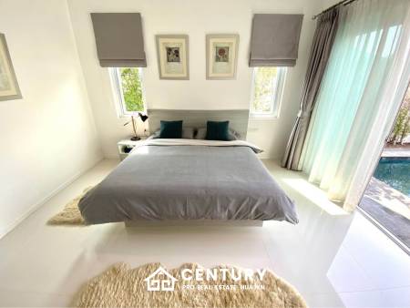 ARIA HUA HIN 1 : 3 bed luxurious modern pool villa
