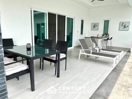 ARIA HUA HIN 1 : 3 bed luxurious modern pool villa