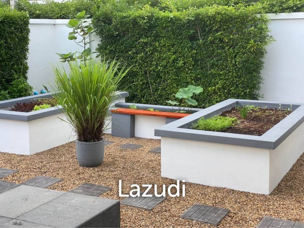 ARIA HUA HIN 1 : 3 bed luxurious modern pool villa