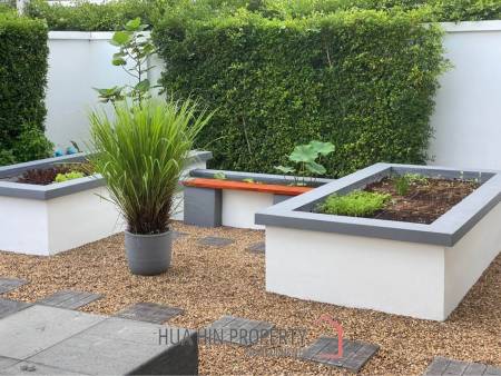 ARIA HUA HIN 1 : 3 bed luxurious modern pool villa