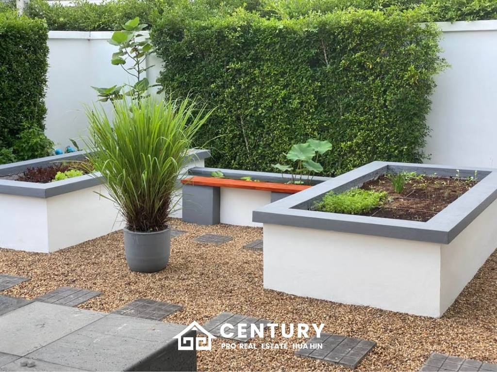 ARIA HUA HIN 1 : 3 bed luxurious modern pool villa