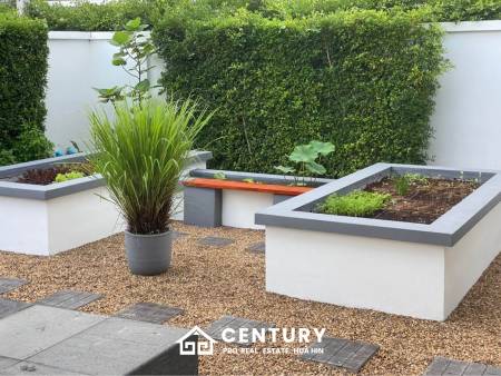 ARIA HUA HIN 1 : 3 bed luxurious modern pool villa