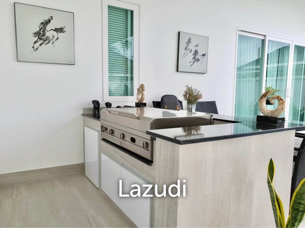 ARIA HUA HIN 1 : 3 bed luxurious modern pool villa