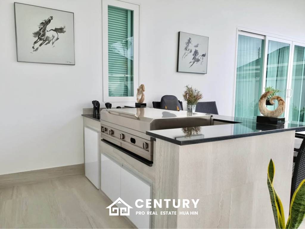 ARIA HUA HIN 1 : 3 bed luxurious modern pool villa