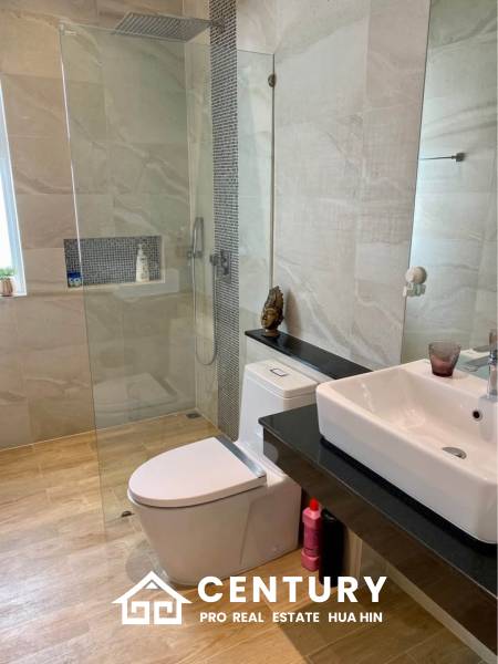 ARIA HUA HIN 1 : 3 bed luxurious modern pool villa