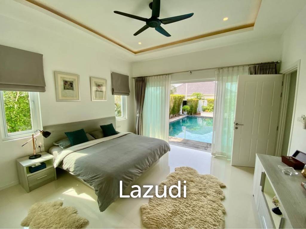 ARIA HUA HIN 1 : 3 bed luxurious modern pool villa