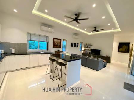 ARIA HUA HIN 1 : 3 bed luxurious modern pool villa