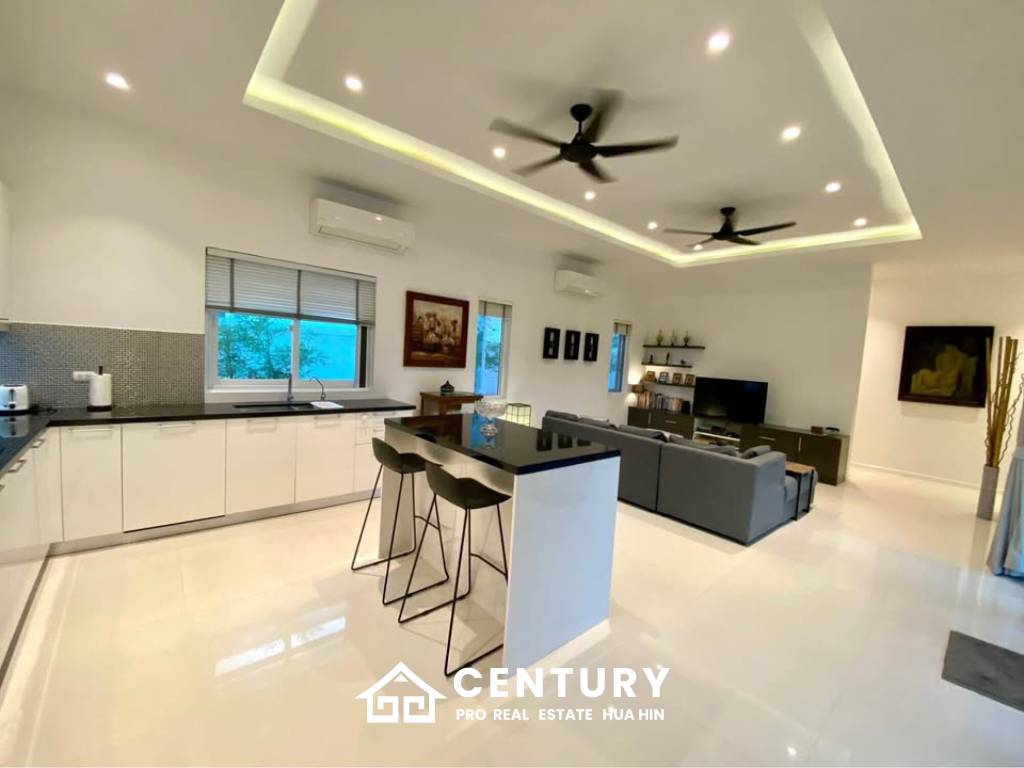 ARIA HUA HIN 1 : 3 bed luxurious modern pool villa