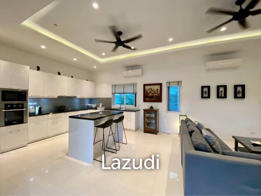 ARIA HUA HIN 1 : 3 bed luxurious modern pool villa