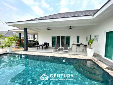 ARIA HUA HIN 1 : 3 bed luxurious modern pool villa
