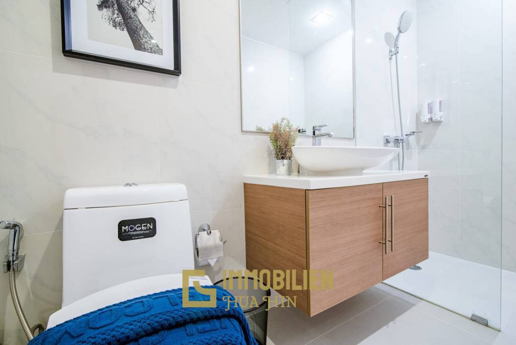 3 этаж / жилая площадь 65 кв.м / балкон