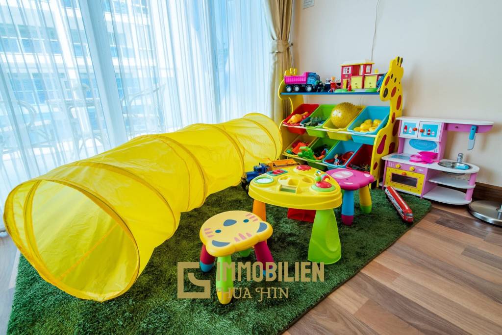 3 этаж / жилая площадь 65 кв.м / балкон