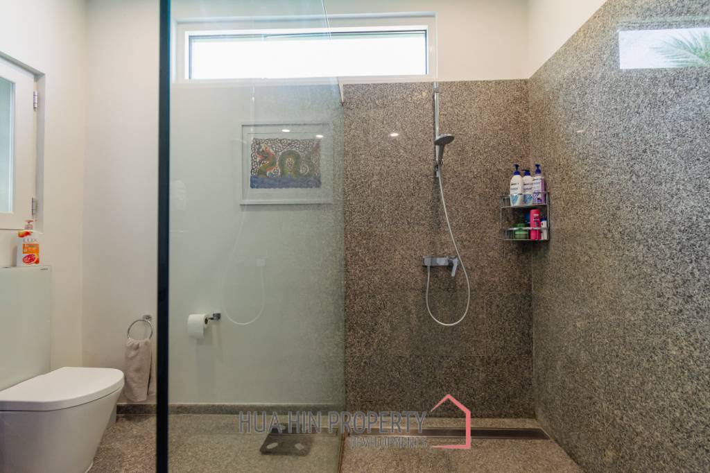 430 sqm modern pool villa with mountain views in Thap Tai Hua Hin