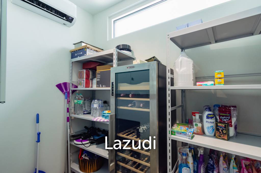 430 sqm modern pool villa with mountain views in Thap Tai Hua Hin