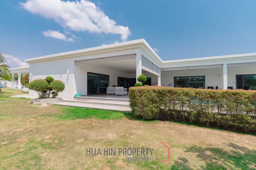 430 sqm modern pool villa with mountain views in Thap Tai Hua Hin