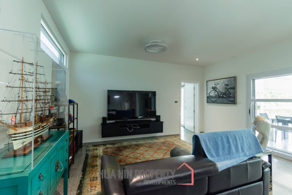 430 sqm modern pool villa with mountain views in Thap Tai Hua Hin