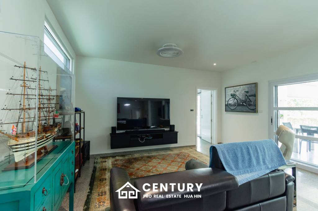 430 sqm modern pool villa with mountain views in Thap Tai Hua Hin