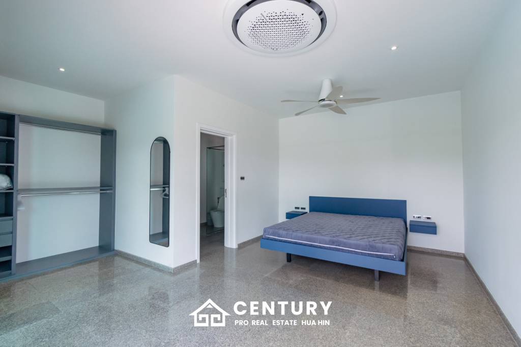 430 sqm modern pool villa with mountain views in Thap Tai Hua Hin