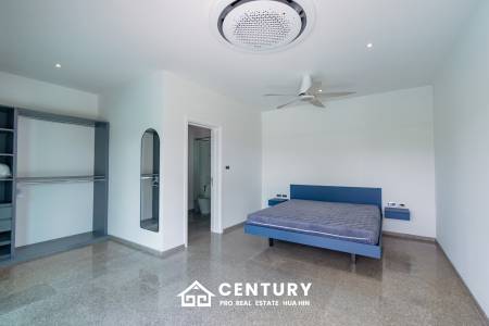 430 sqm modern pool villa with mountain views in Thap Tai Hua Hin