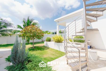 430 sqm modern pool villa with mountain views in Thap Tai Hua Hin