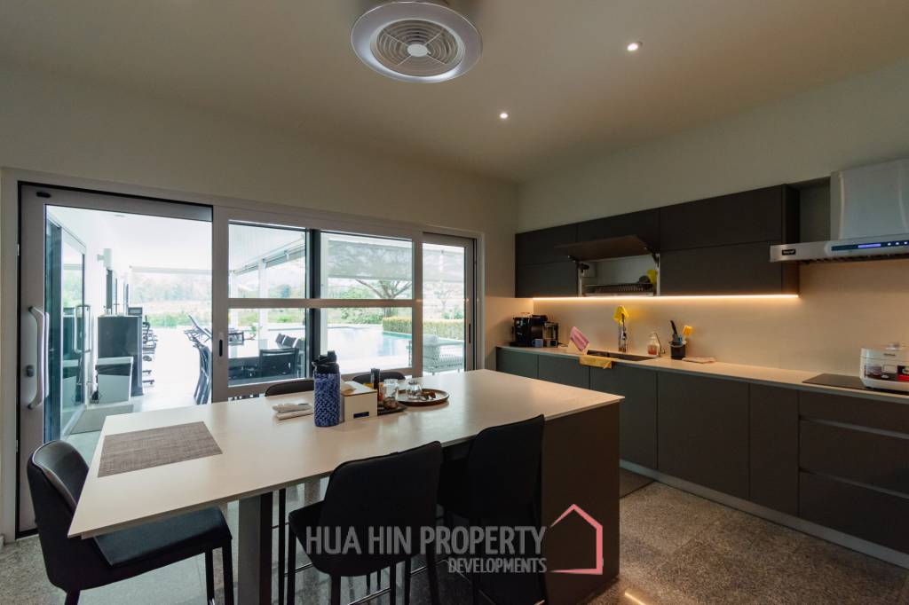 430 sqm modern pool villa with mountain views in Thap Tai Hua Hin