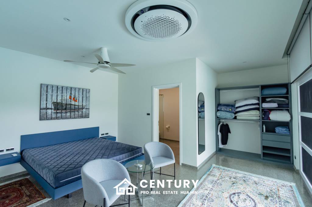 430 sqm modern pool villa with mountain views in Thap Tai Hua Hin