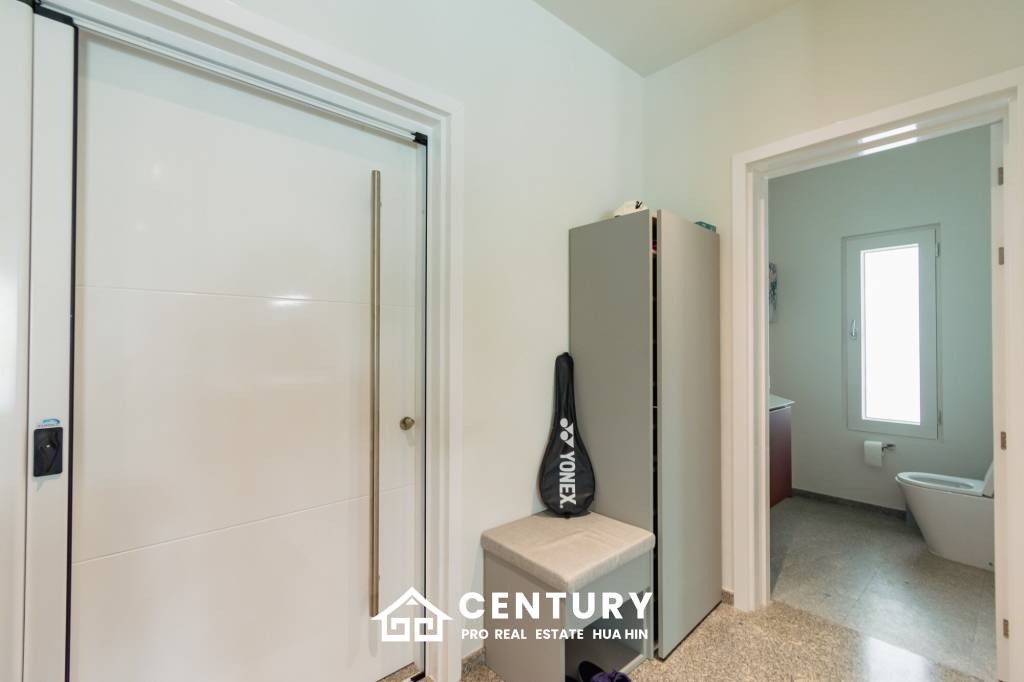 430 sqm modern pool villa with mountain views in Thap Tai Hua Hin