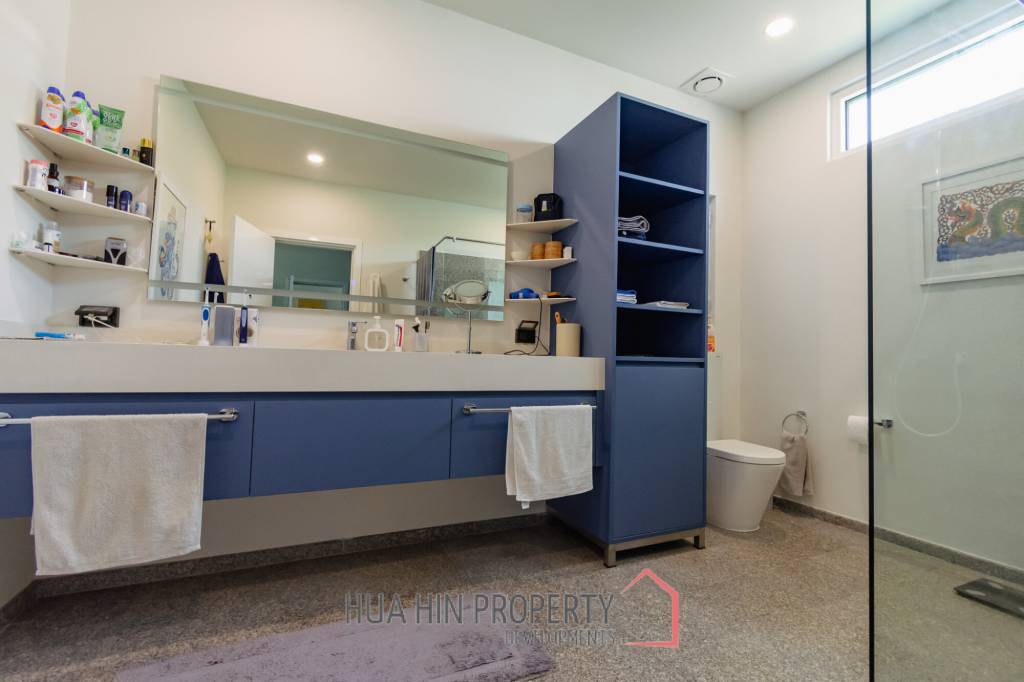 430 sqm modern pool villa with mountain views in Thap Tai Hua Hin