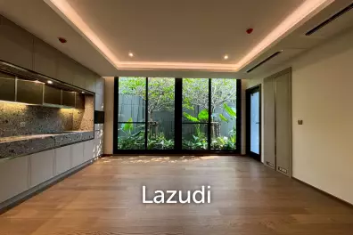 Low Rise Villa Garden View at Via 34 Khlong Toei Bangkok