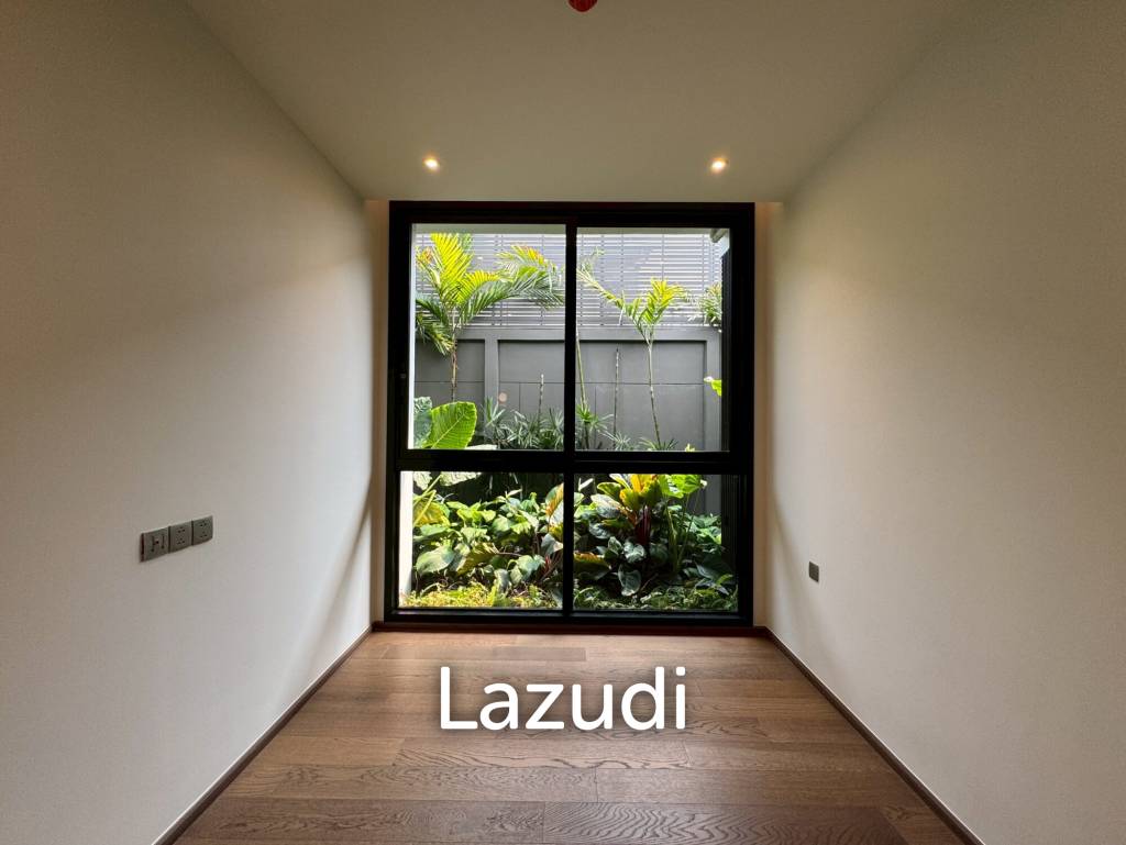 Low Rise Villa Garden View at Via 34 Khlong Toei Bangkok
