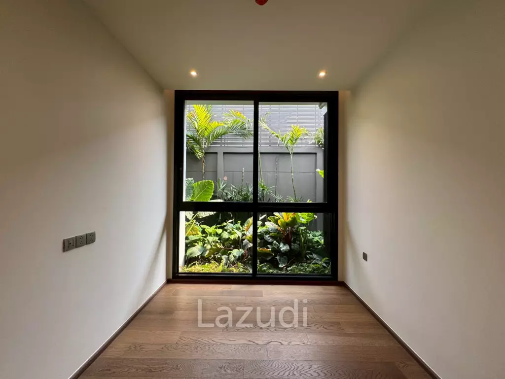 Low Rise Villa Garden View at Via 34 Khlong Toei Bangkok
