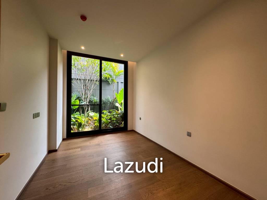 Low Rise Villa Garden View at Via 34 Khlong Toei Bangkok
