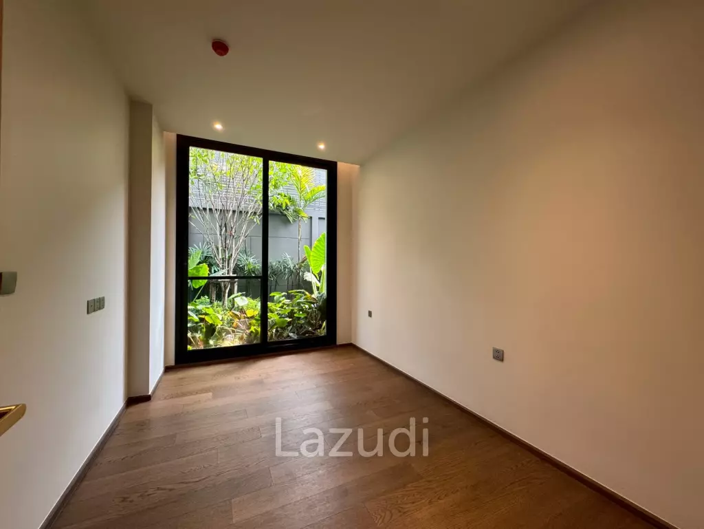 Low Rise Villa Garden View at Via 34 Khlong Toei Bangkok